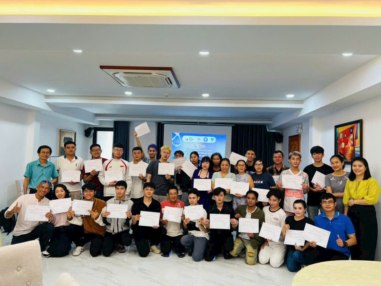Tự xét nghiệm HIV online: Hiểu đúng để có kết quả chính xác và an tâm bảo vệ sức khỏe